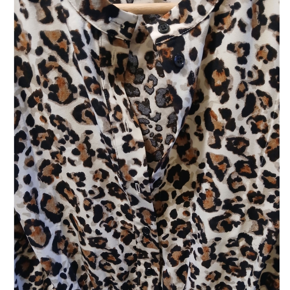 Rachel by Rachel Roy Leopard / Animal Print Crop Long Sleeve Blouse - Picture 3 of 7